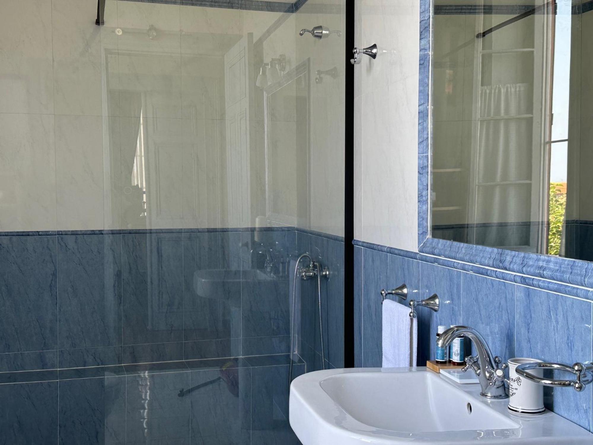 Eleana Residence Митимна Екстериор снимка